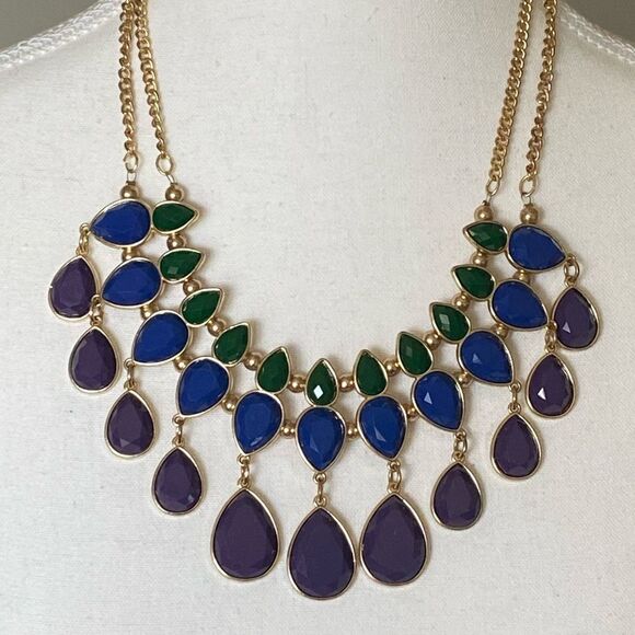 Stunning Layered Statement Necklace - Picture 2 of 2